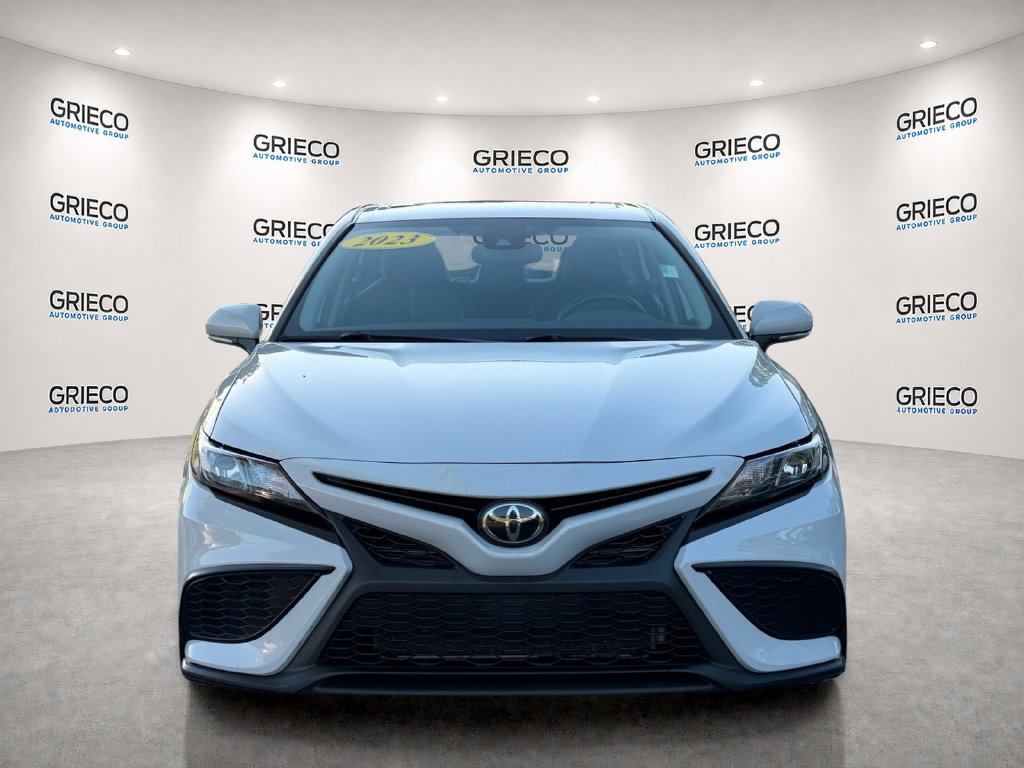 Used 2023 Toyota Camry SE w/ Convenience Package FWD image 2