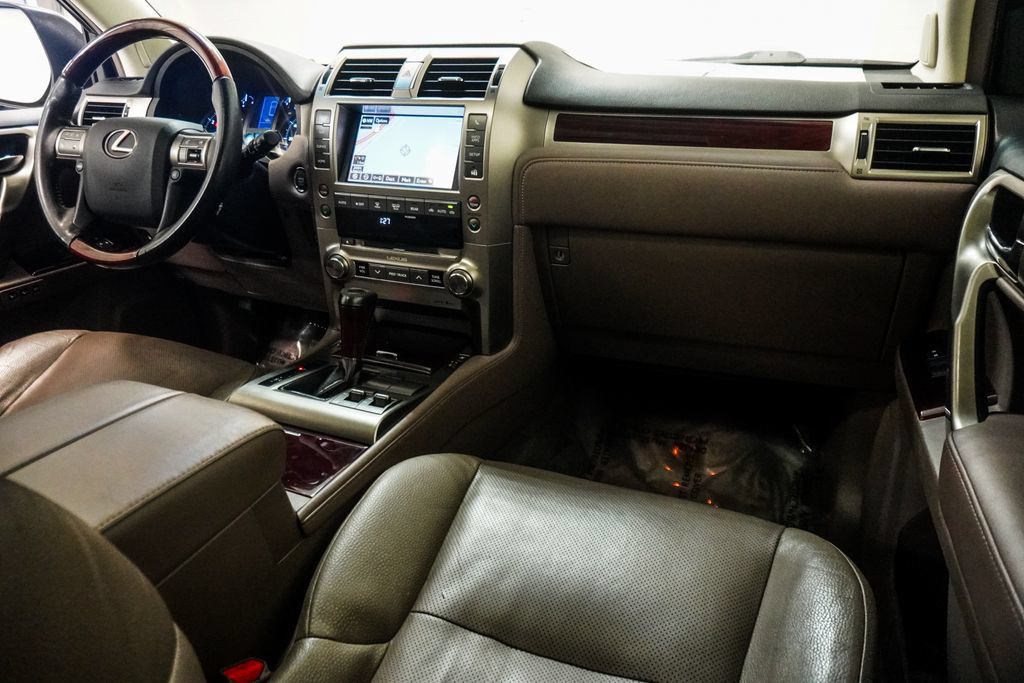 Used 2016 Lexus GX 460 w/ Premium Package AWD/4WD image 11