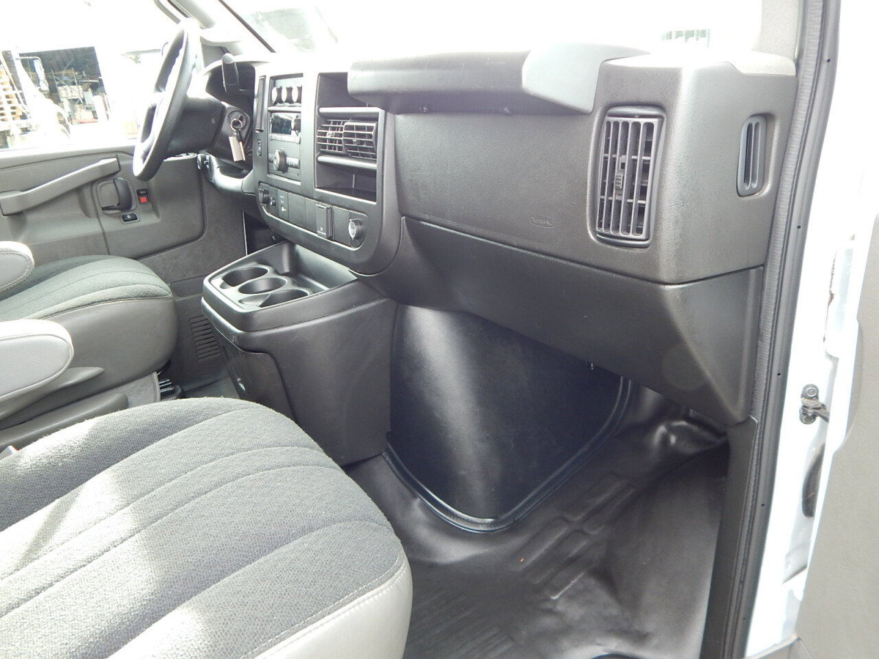 Used 2024 Chevrolet Express 2500 w/ Driver Convenience Package image 21