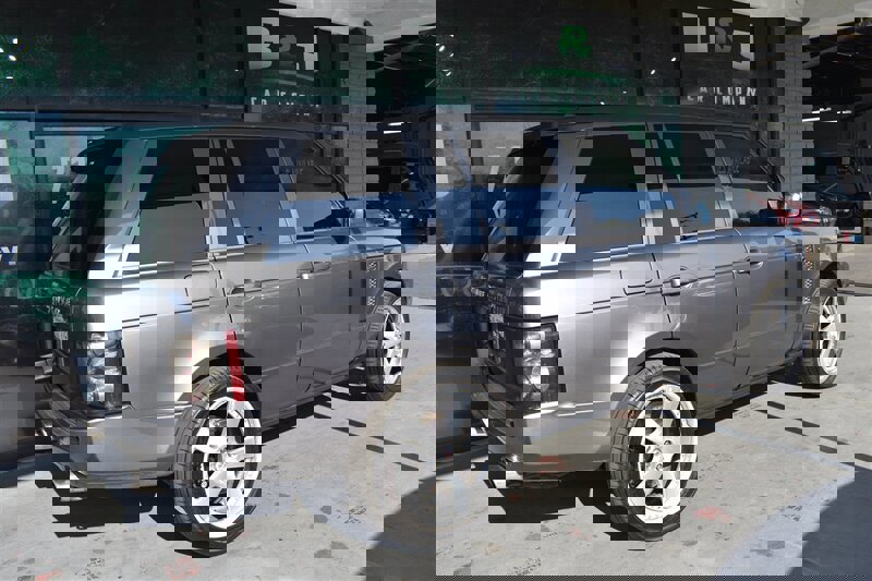 Used 2005 Land Rover Range Rover HSE image 7