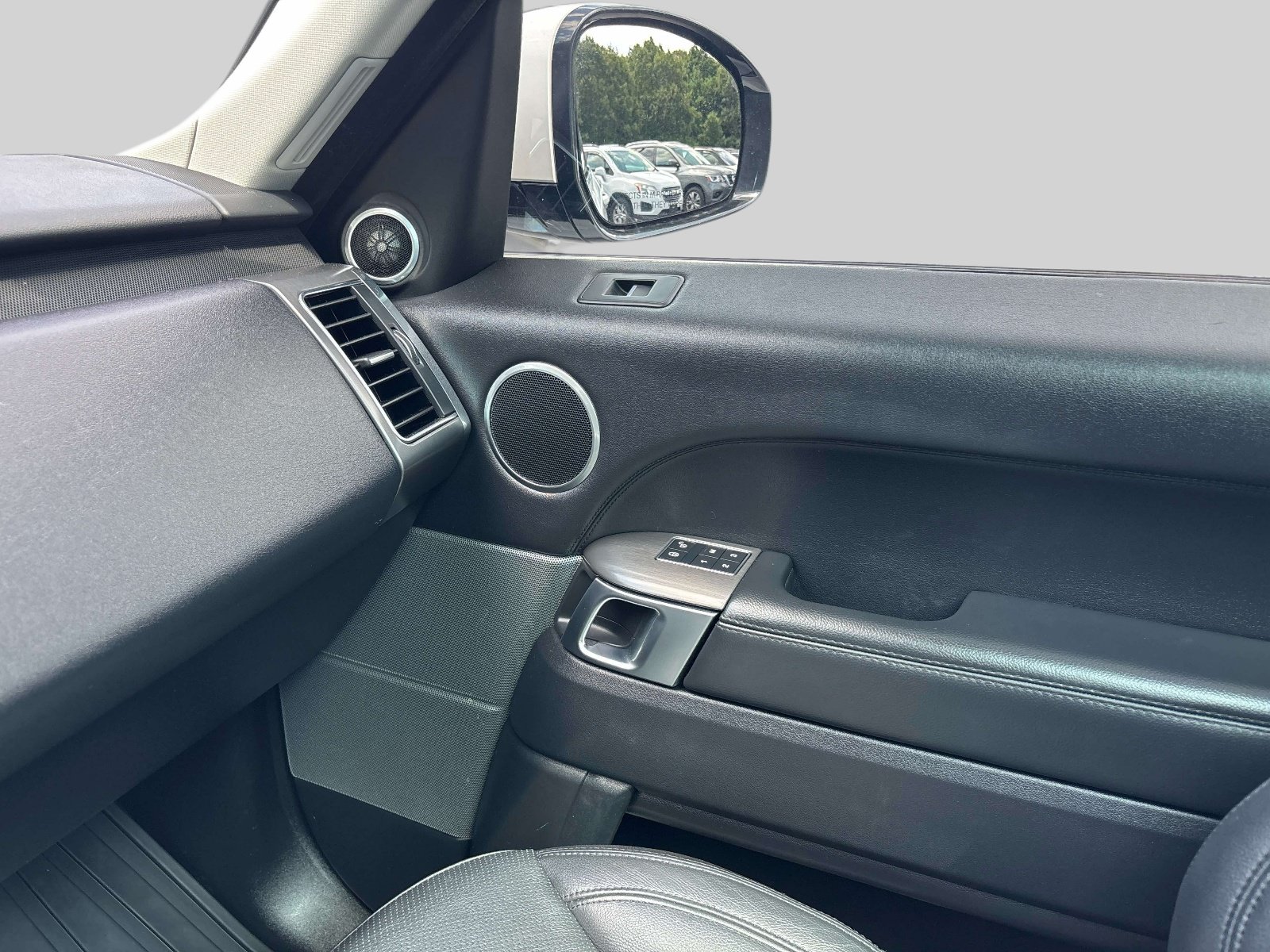 Used 2017 Land Rover Range Rover Sport SE AWD/4WD image 27