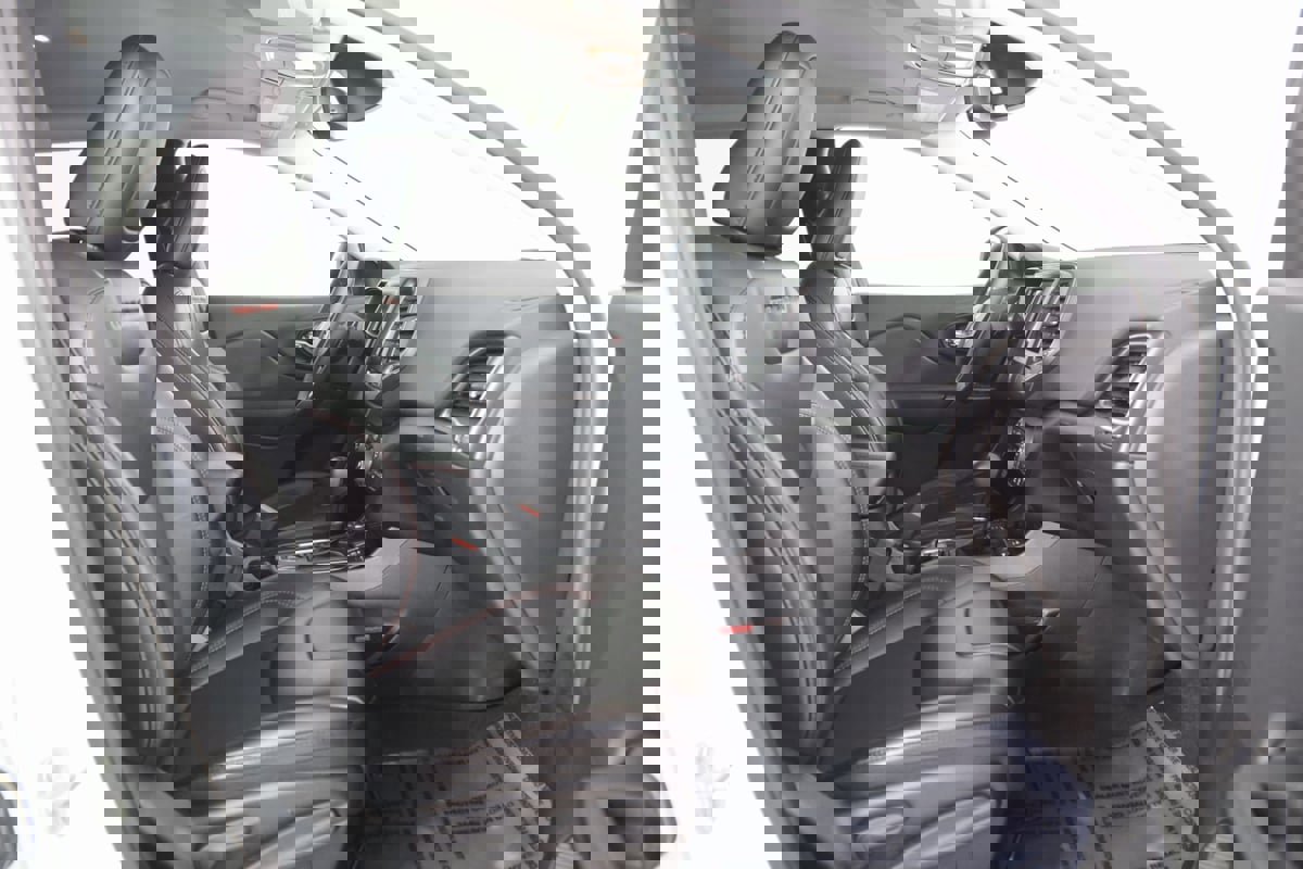 Used 2022 Jeep Cherokee Trailhawk w/ Comfort/Convenience Group image 12