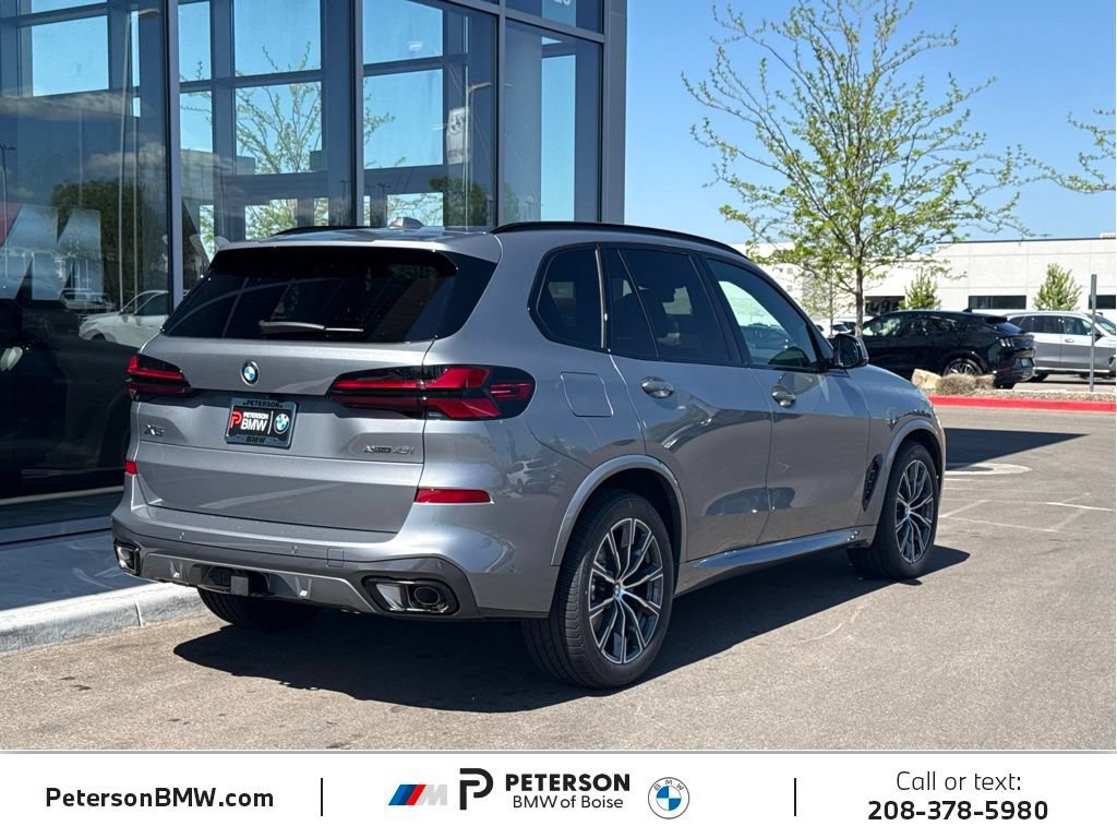 New 2026 BMW X5 xDrive40i w/ M Sport Package AWD/4WD image 5