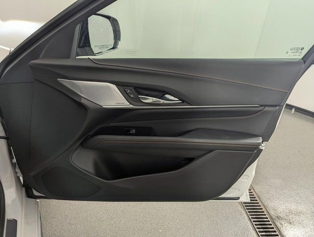 Used 2022 Cadillac CT4 V w/ LPO, ONYX Package image 25