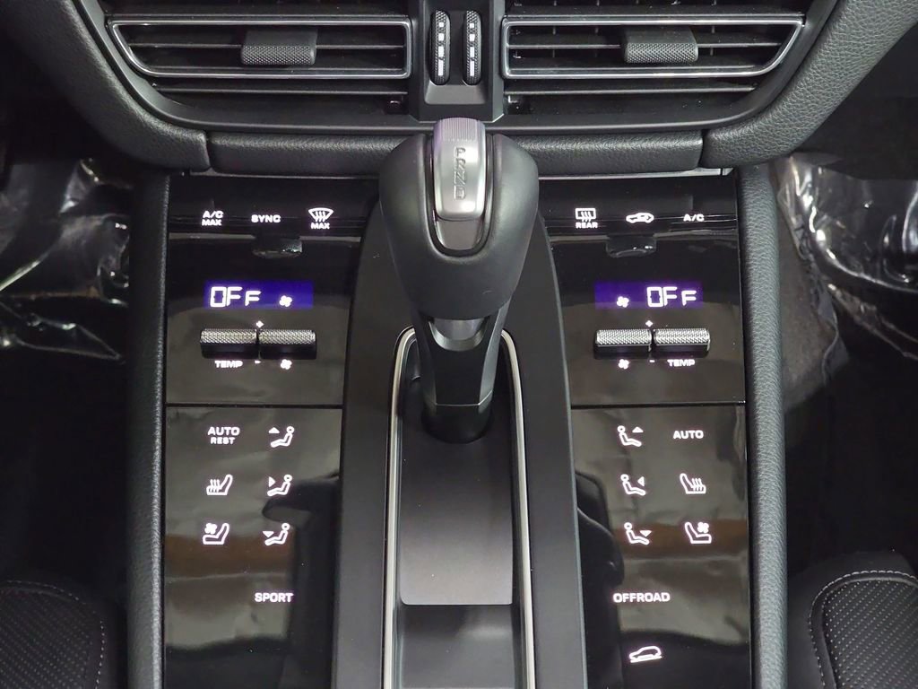Certified 2025 Porsche Macan image 19