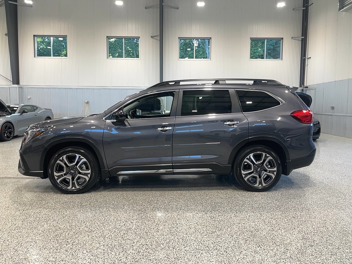 Used 2025 Subaru Ascent Touring AWD/4WD image 3