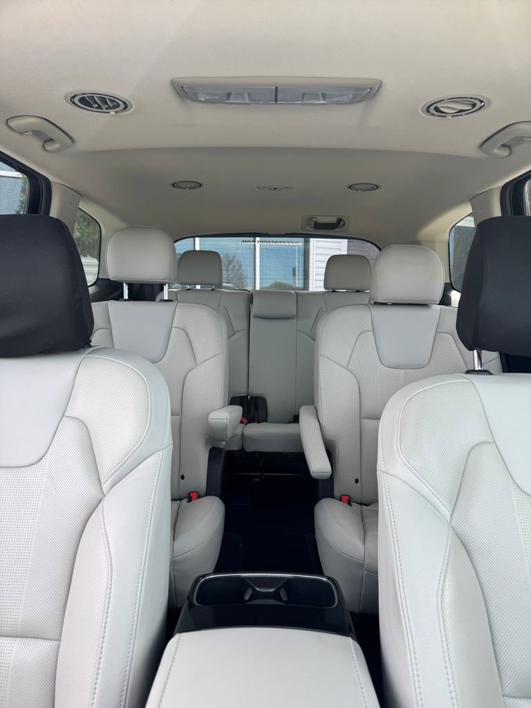 Used 2024 Kia Telluride EX w/ EX Captain's Chair Package image 16