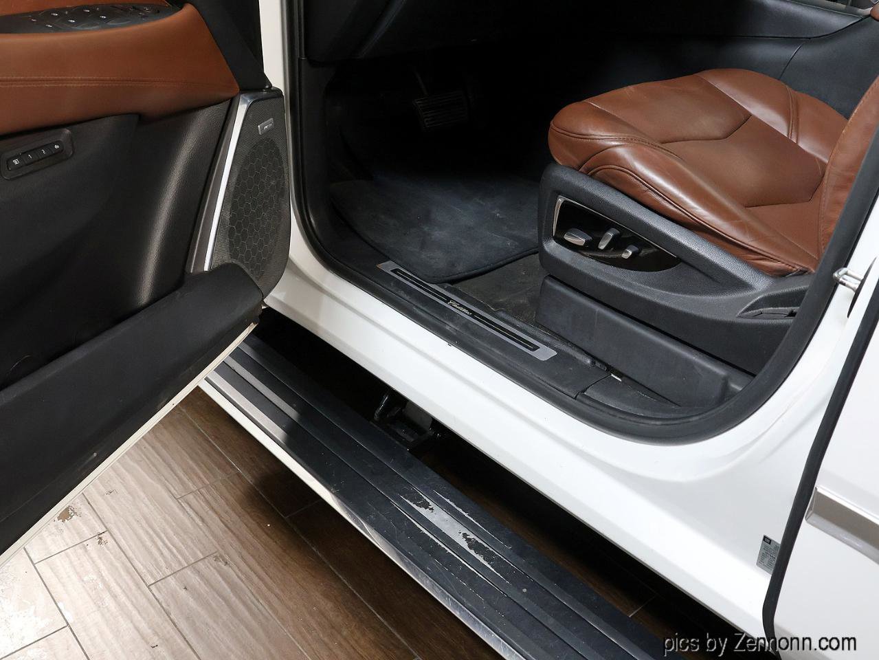 Used 2017 Cadillac Escalade ESV Premium Luxury image 27