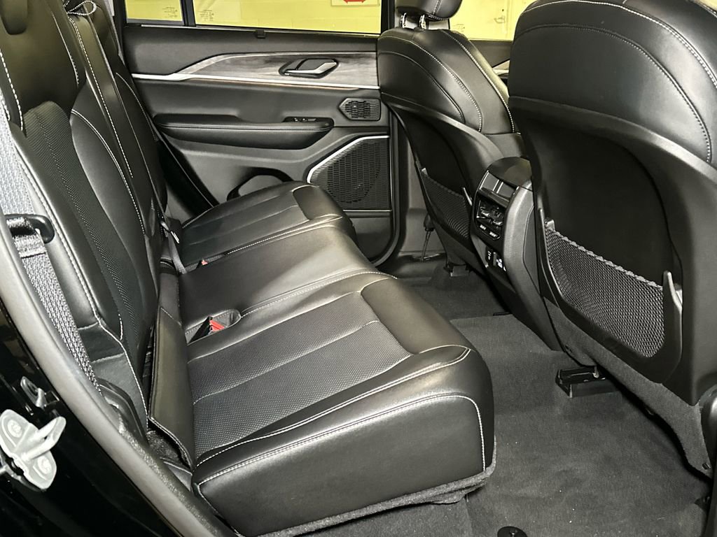 Used 2022 Jeep Grand Cherokee Limited 4xe w/ Luxury Tech Group II image 13