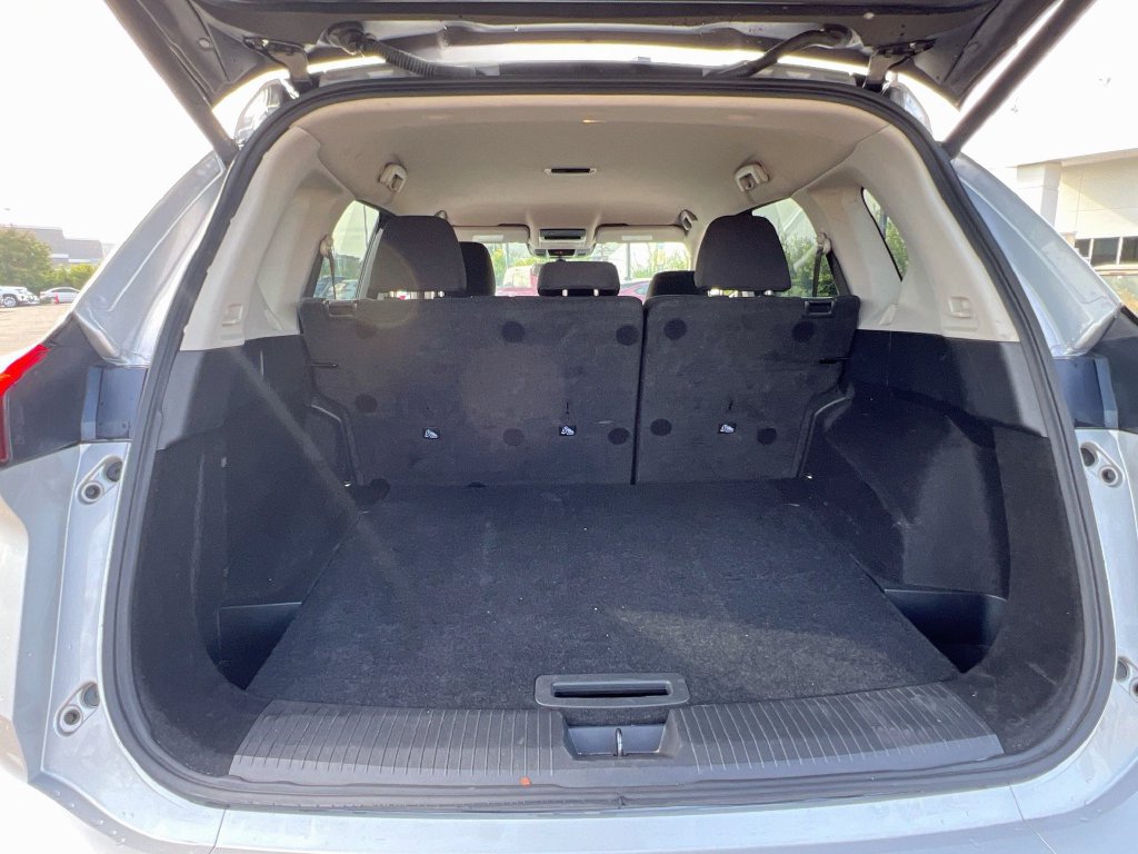 Used 2025 Nissan Rogue SV AWD/4WD image 23