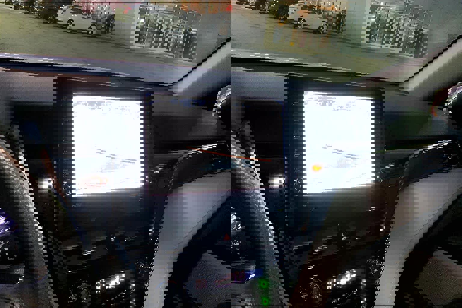 Used 2022 Toyota Camry LE image 28