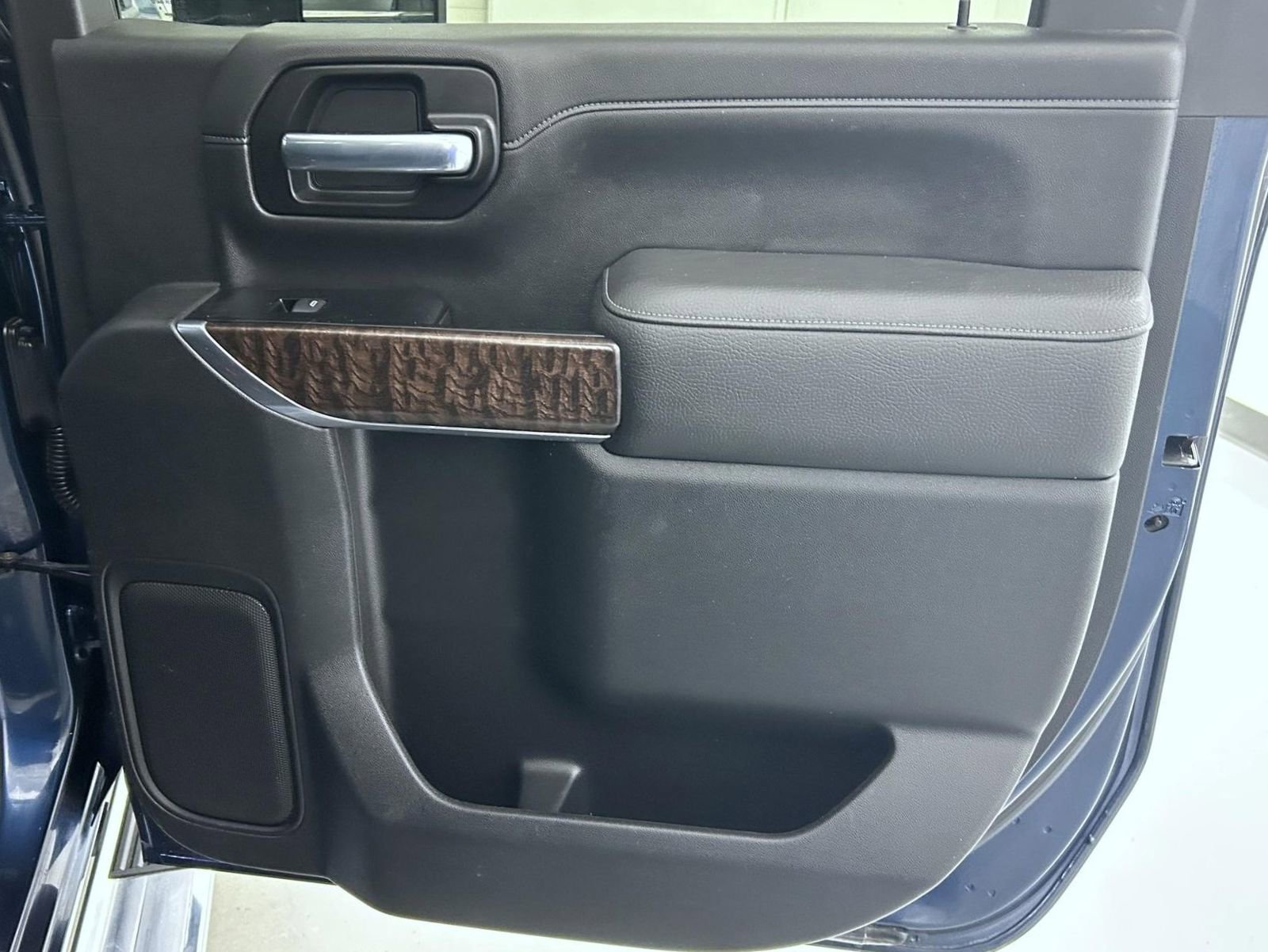 Used 2020 GMC Sierra 2500 Denali w/ Denali Ultimate Package image 17