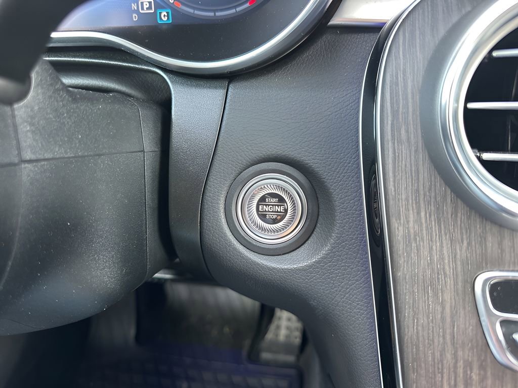 Used 2022 Mercedes-Benz GLC 300 4MATIC image 21