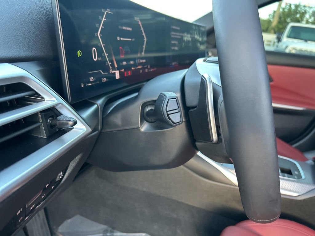 Used 2025 BMW 330i xDrive Sedan AWD/4WD image 37