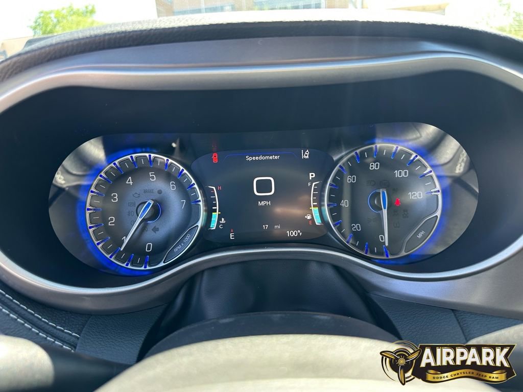 New 2025 Chrysler Pacifica Select image 18