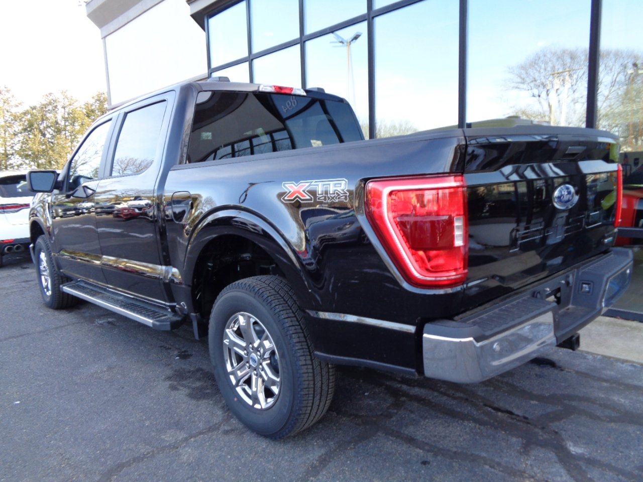 Used 2023 Ford F150 XLT w/ XTR Package image 7
