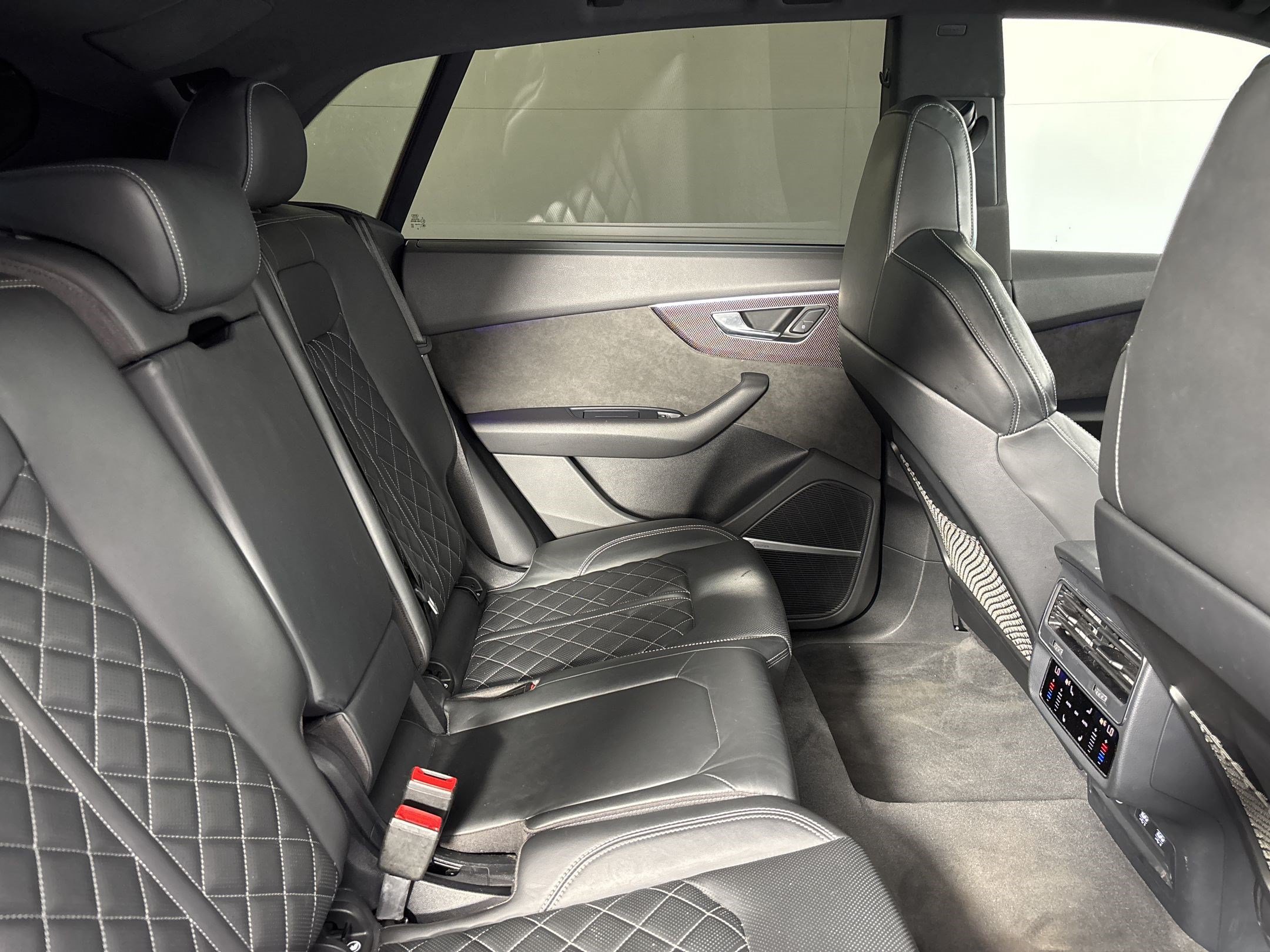 Used 2020 Audi SQ8 Prestige w/ Prestige Package AWD/4WD image 29