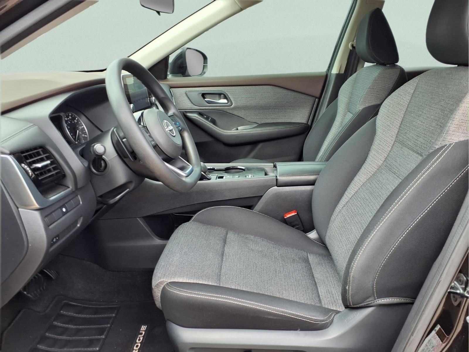 Used 2022 Nissan Rogue SV FWD image 10