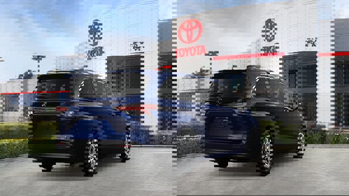 New 2026 Toyota Sienna XLE image 9