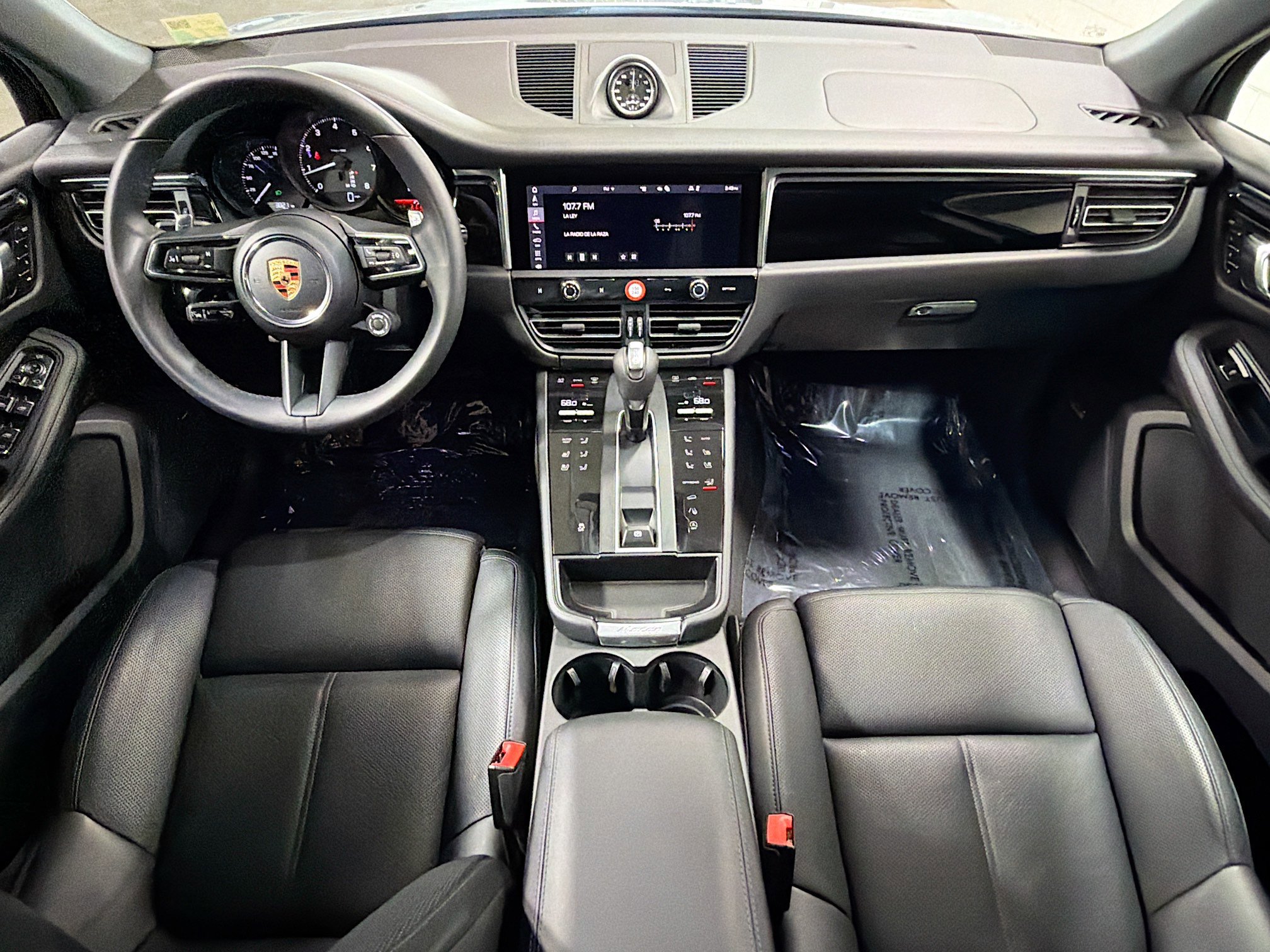 Certified 2026 Porsche Macan AWD/4WD image 16
