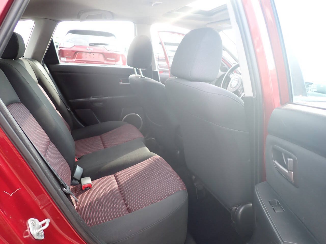 Used 2006 MAZDA MAZDA3 s FWD image 11