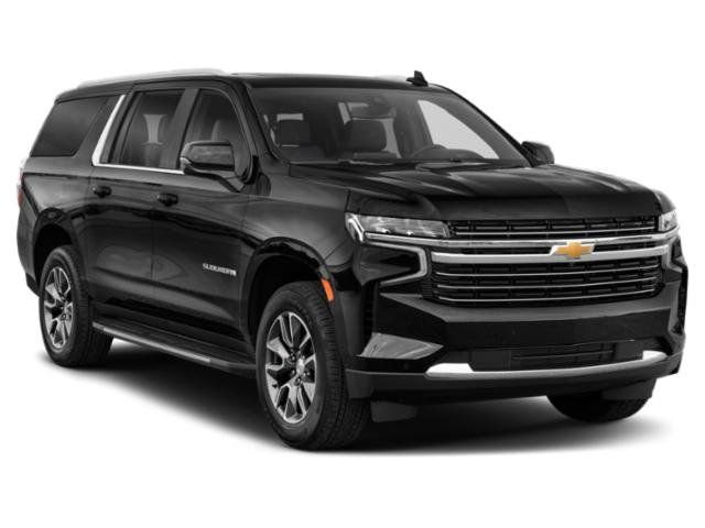 Used 2023 Chevrolet Suburban LT w/ Luxury Package image 9