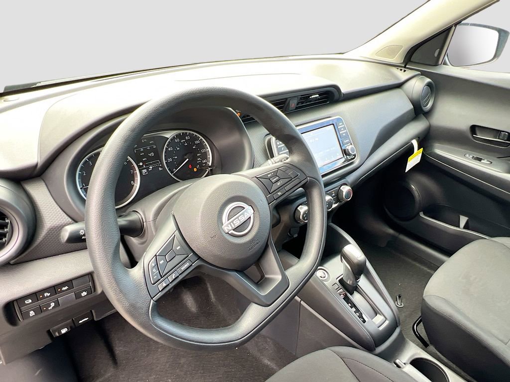 Used 2025 Nissan Kicks Play S FWD image 9