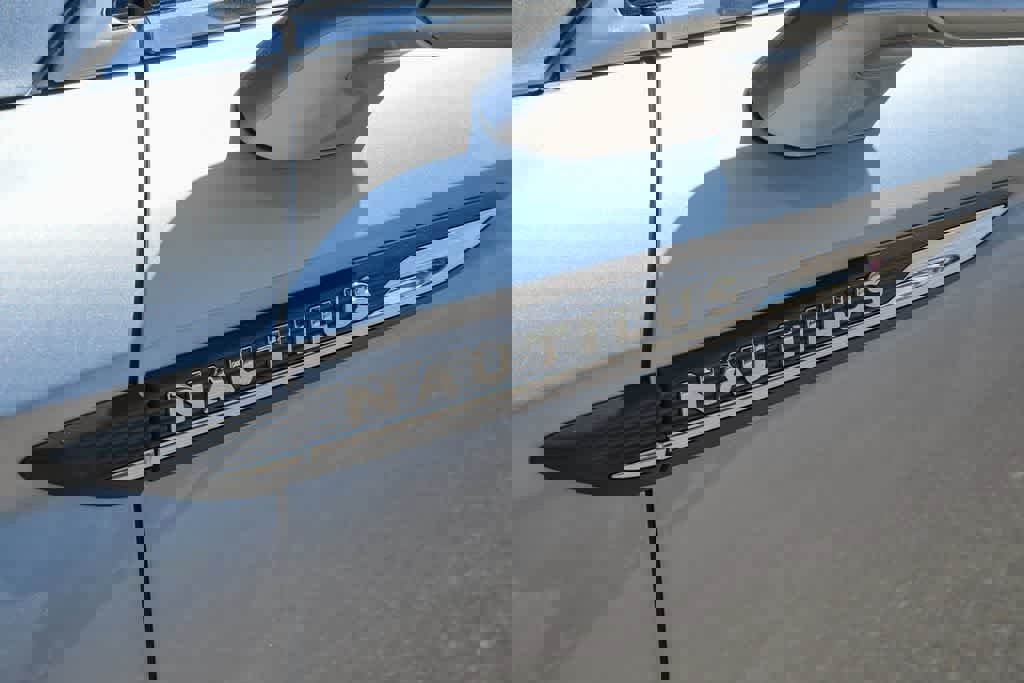 Used 2021 Lincoln Nautilus FWD w/ Equipment Group 101A image 22