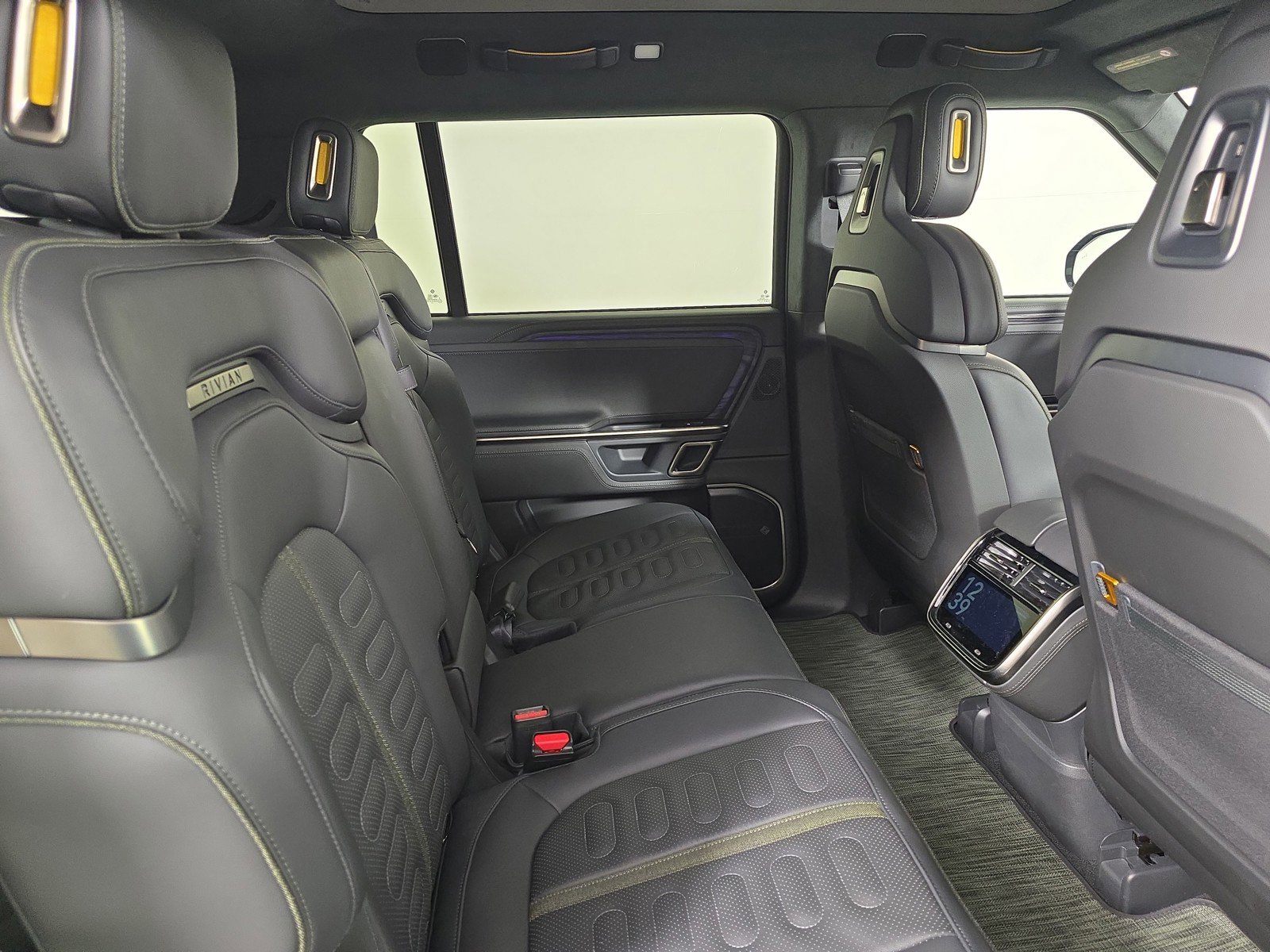 Used 2023 Rivian R1S Adventure image 23