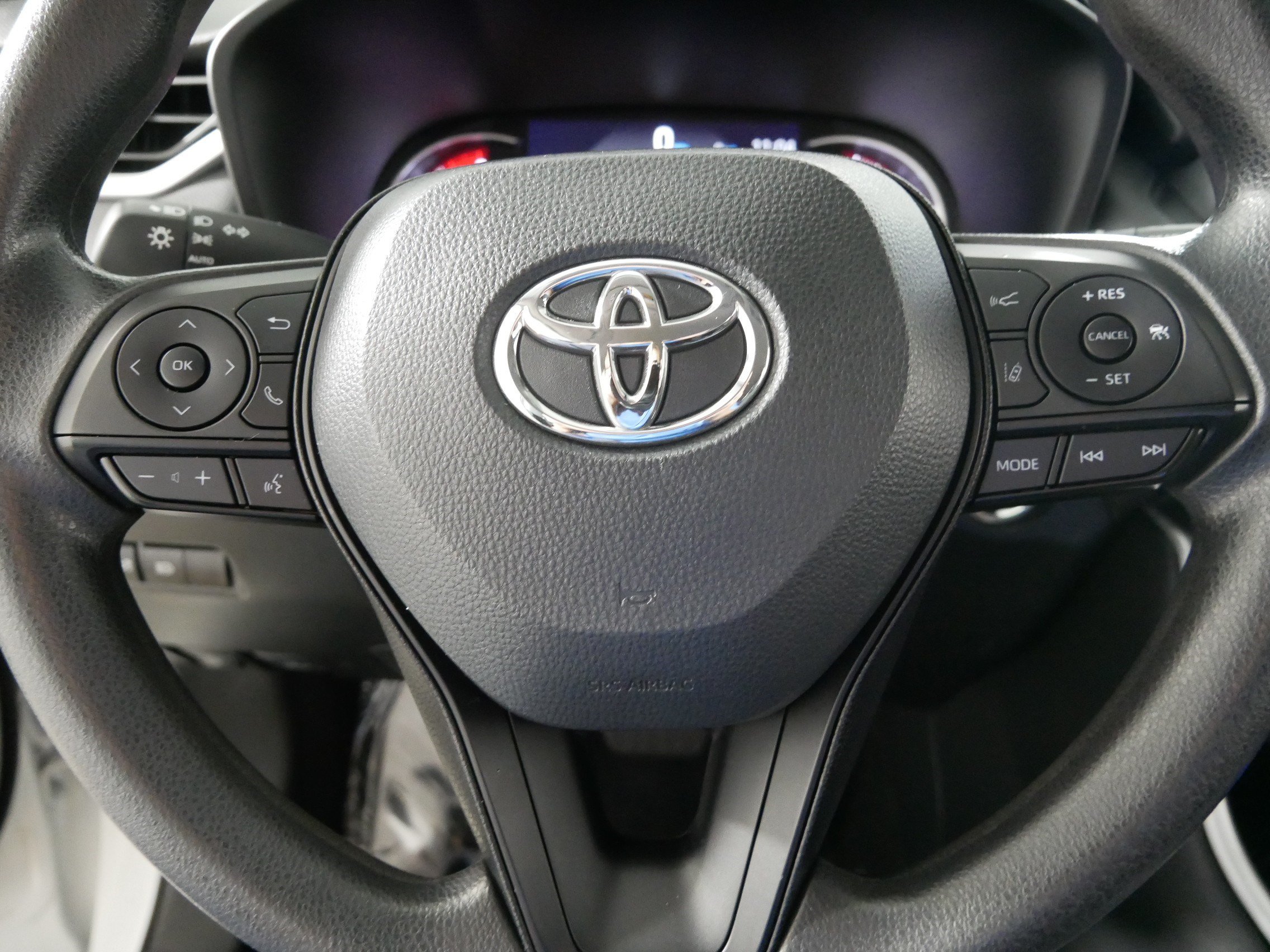 Used 2024 Toyota RAV4 XLE AWD/4WD image 25