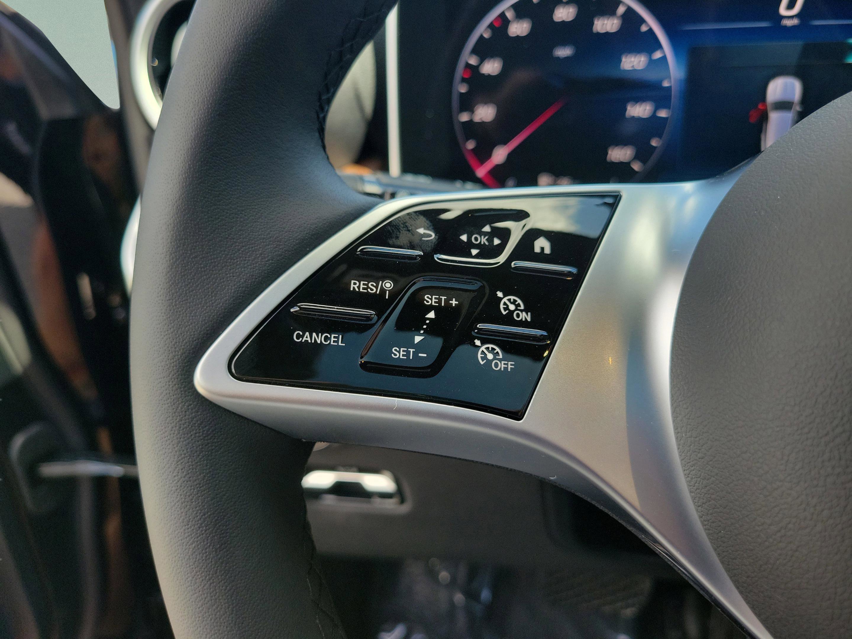 Used 2026 Mercedes-Benz GLC 300 4MATIC image 29