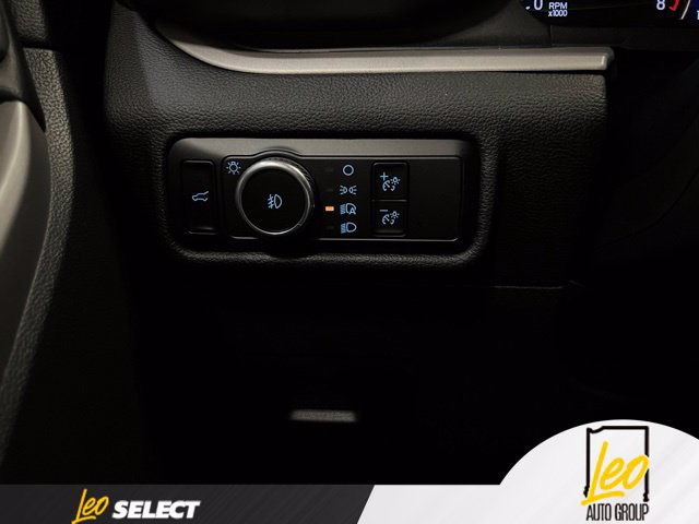 Used 2024 Ford Explorer XLT w/ Equipment Group 202A AWD/4WD image 20