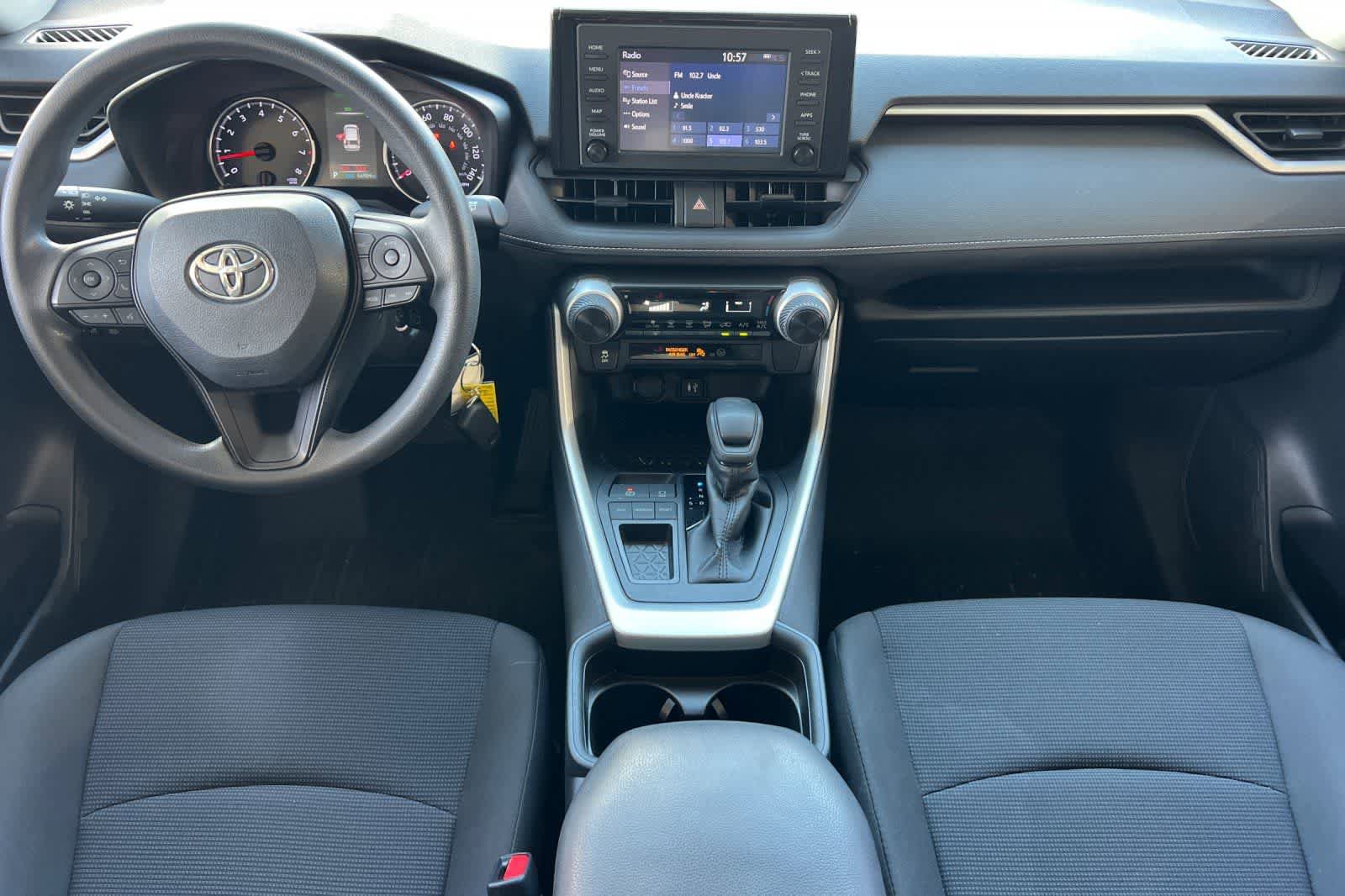 Used 2019 Toyota RAV4 LE FWD image 4