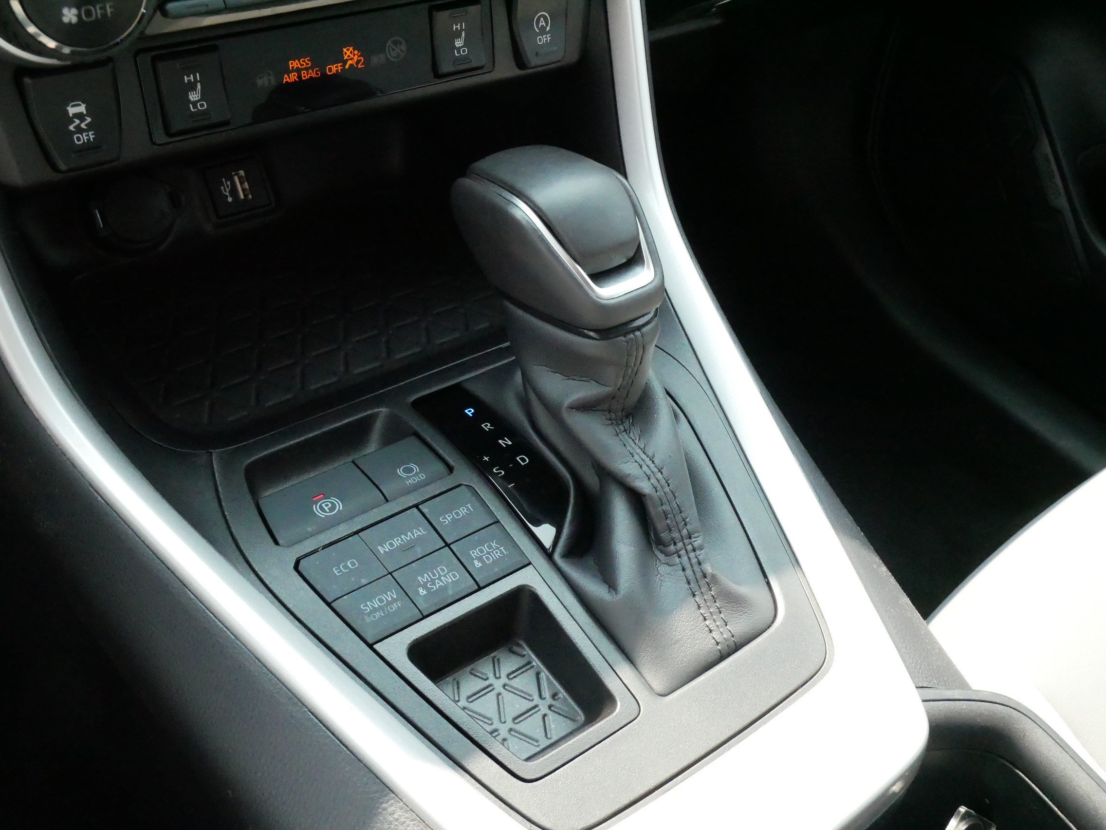 Used 2025 Toyota RAV4 XLE Premium w/ Weather Package AWD/4WD image 24