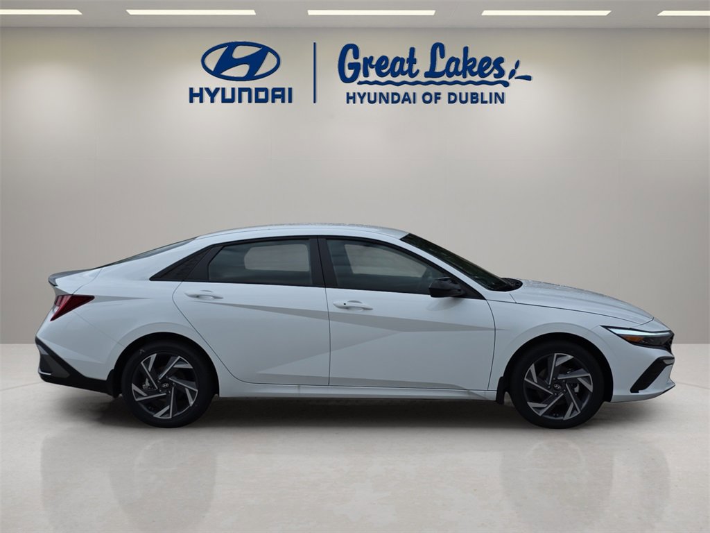New 2025 Hyundai Elantra SEL image 6
