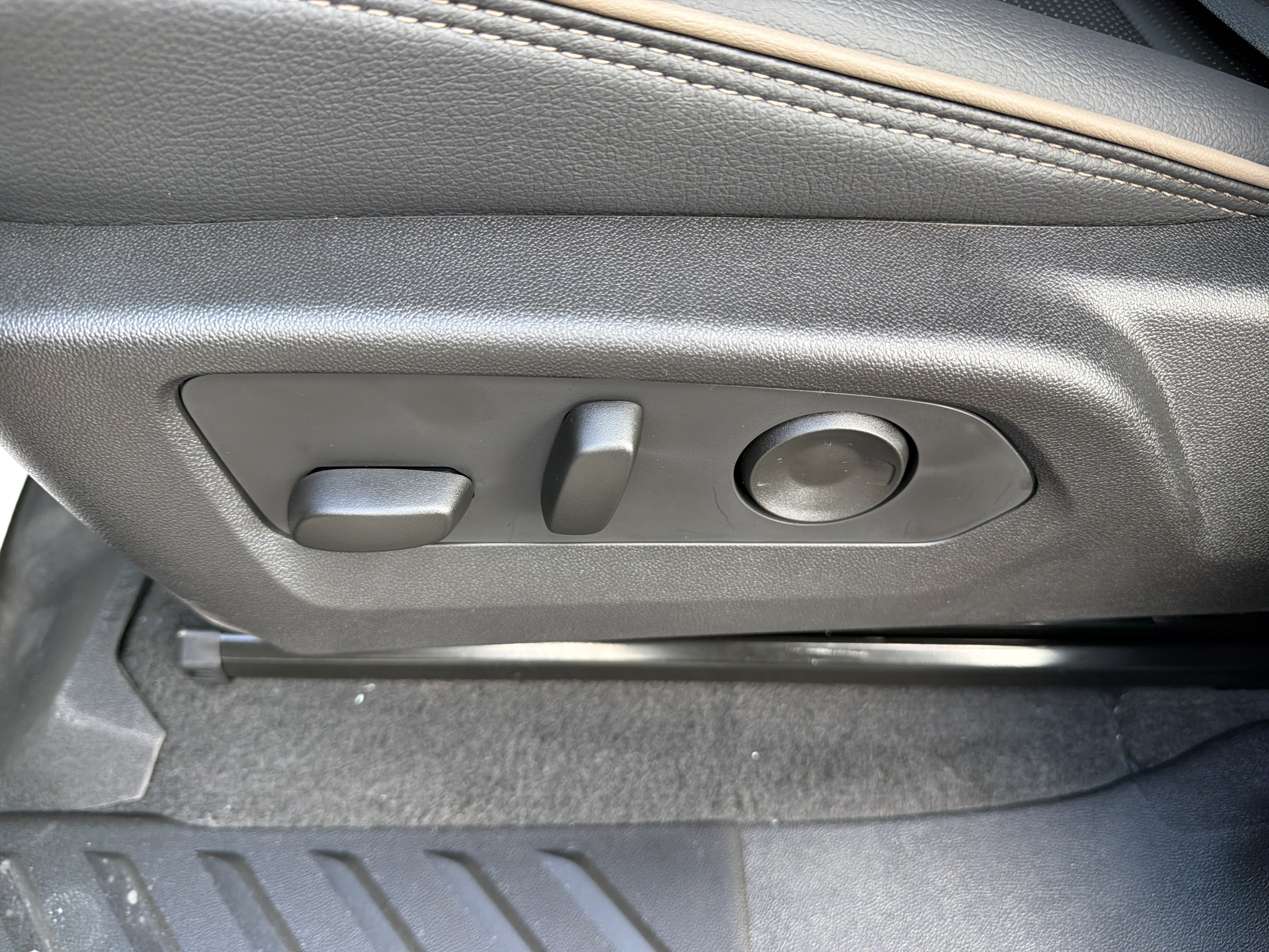 New 2026 GMC Canyon Denali AWD/4WD image 18