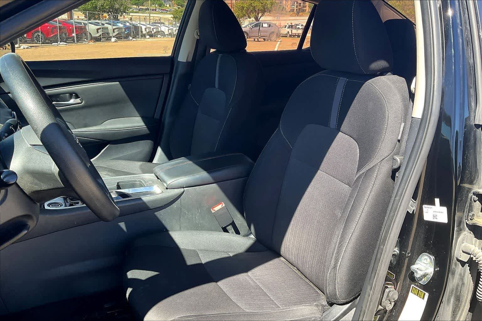 Used 2024 Nissan Sentra SV FWD image 11