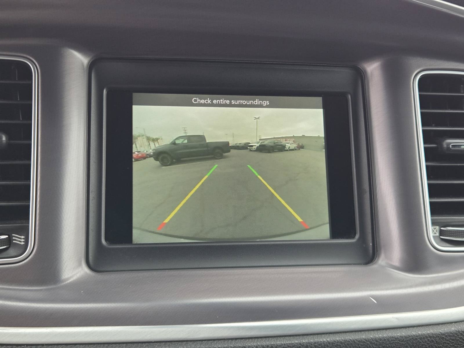 Used 2020 Dodge Charger SXT RWD image 8