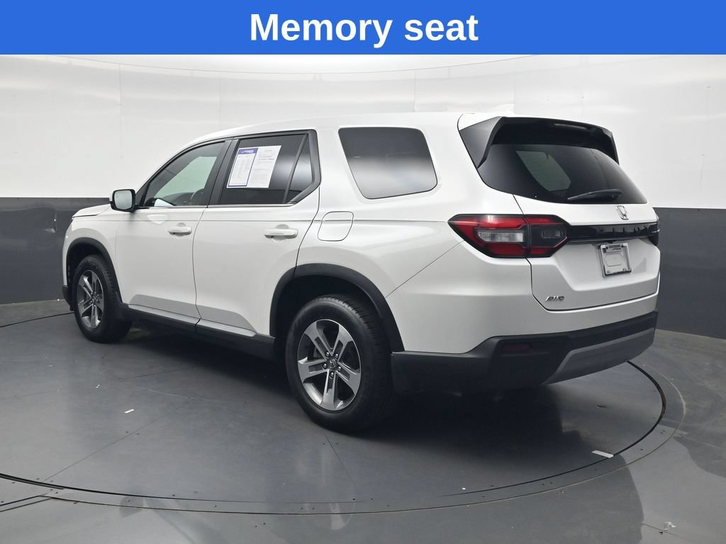 Used 2025 Honda Pilot EX-L image 6