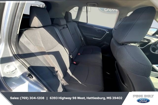Used 2022 Toyota RAV4 LE image 20