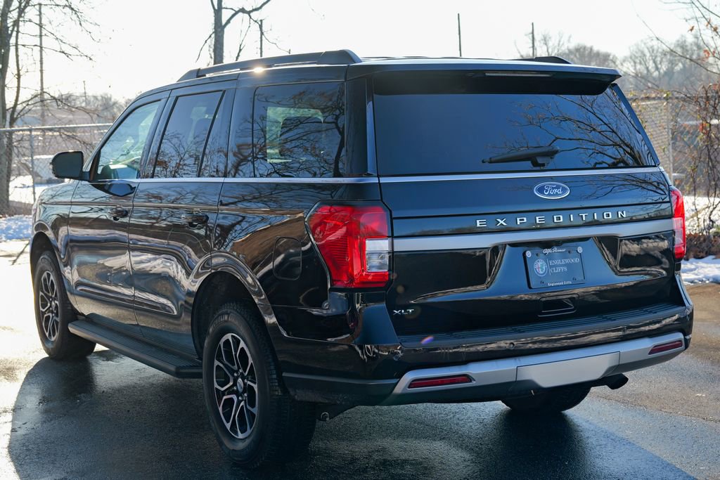 Used 2024 Ford Expedition XLT image 5