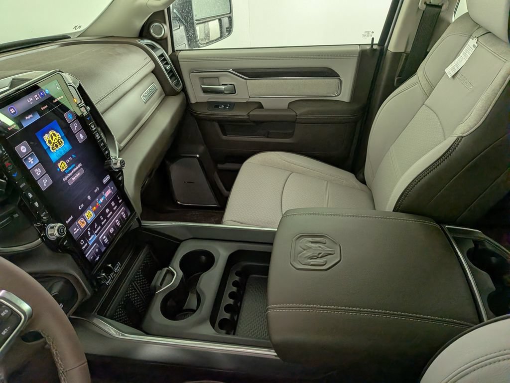 New 2026 RAM 3500 Laramie AWD/4WD image 25