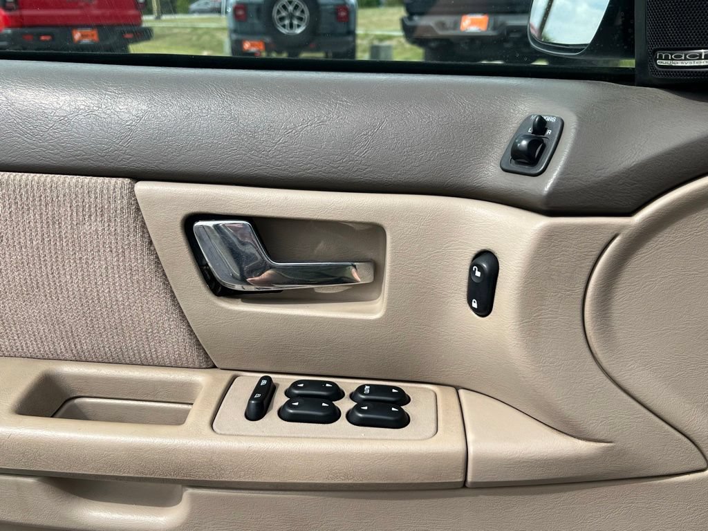 Used 2000 Ford Taurus SEL FWD image 27