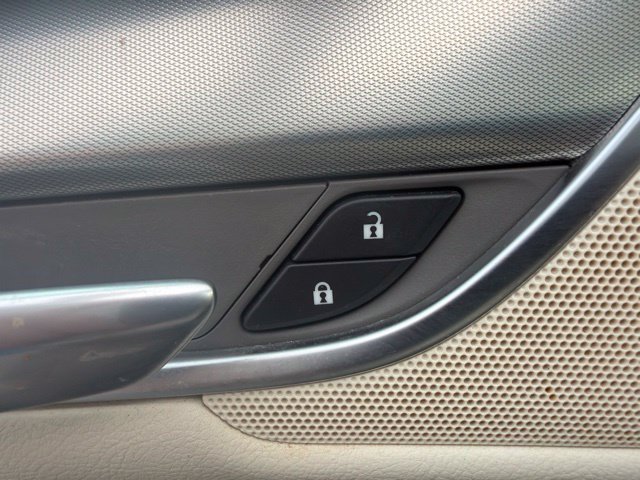 Used 2018 Cadillac XT5 Premium Luxury FWD image 28