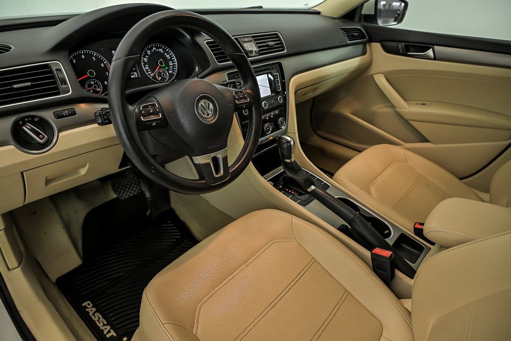 Used 2014 Volkswagen Passat 2.5 SE FWD image 11
