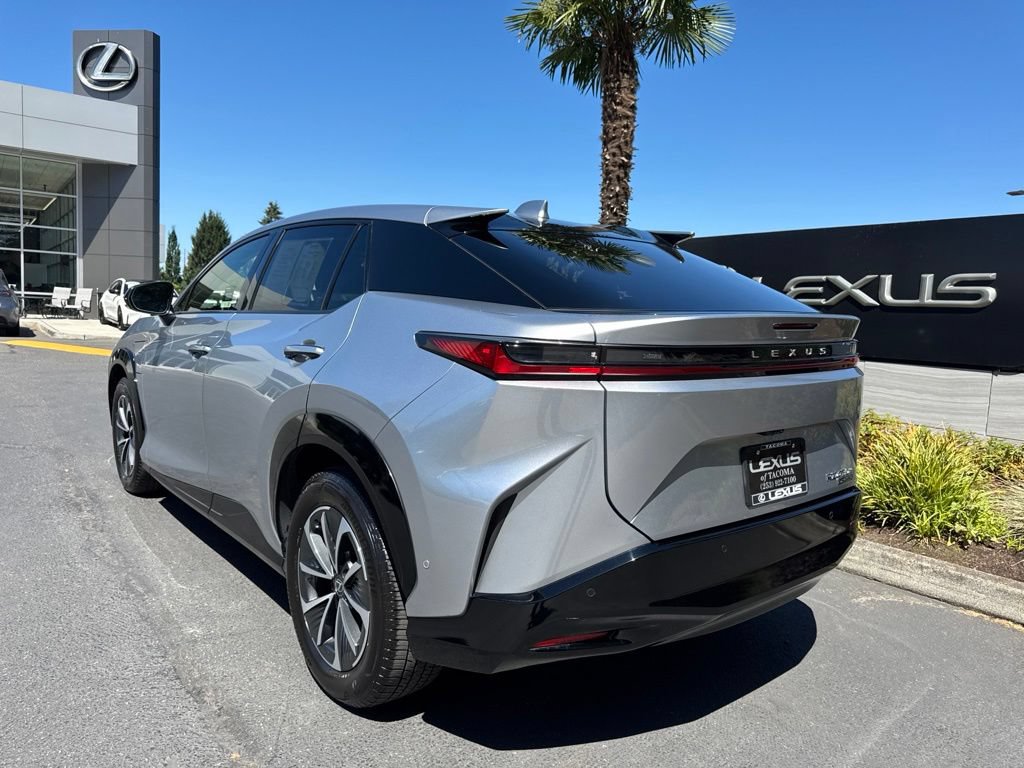Certified 2023 Lexus RZ 450e Premium w/ Technology Package AWD/4WD image 3