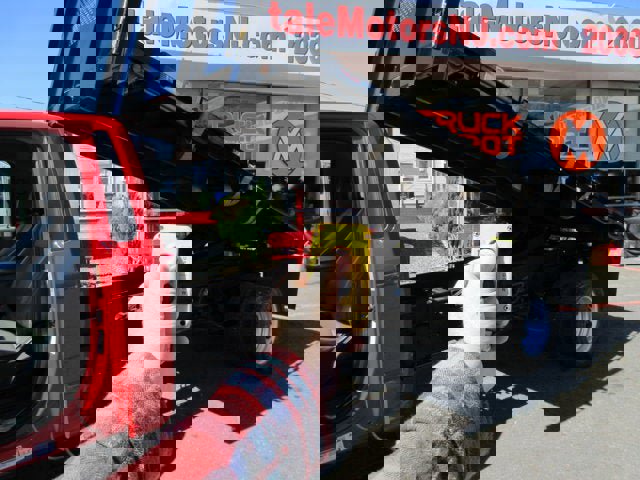 Used 2017 Ford F550 4x4 Regular Cab Super Duty image 36