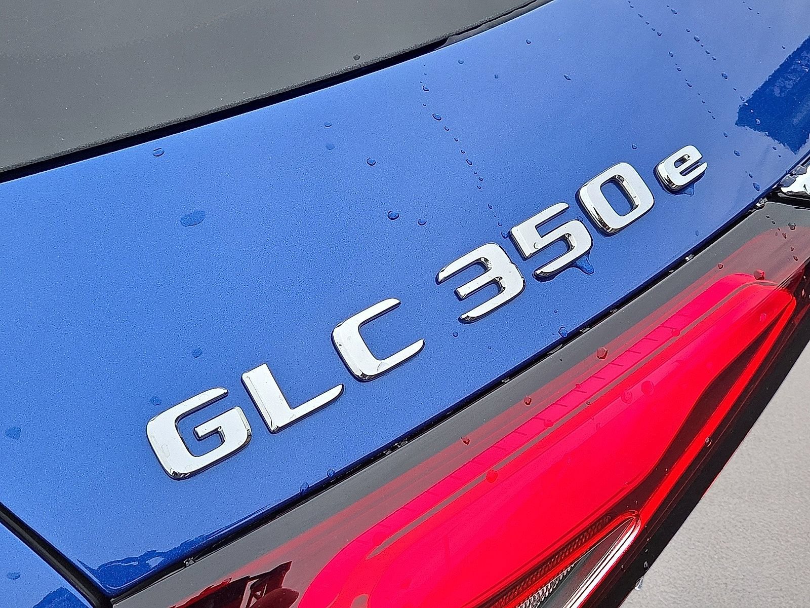 Used 2026 Mercedes-Benz GLC 350e 4MATIC w/ AMG Line image 11