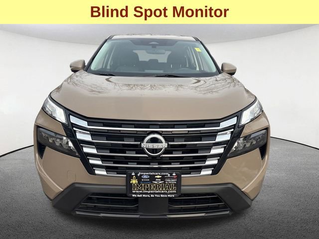 Used 2024 Nissan Rogue SV image 4
