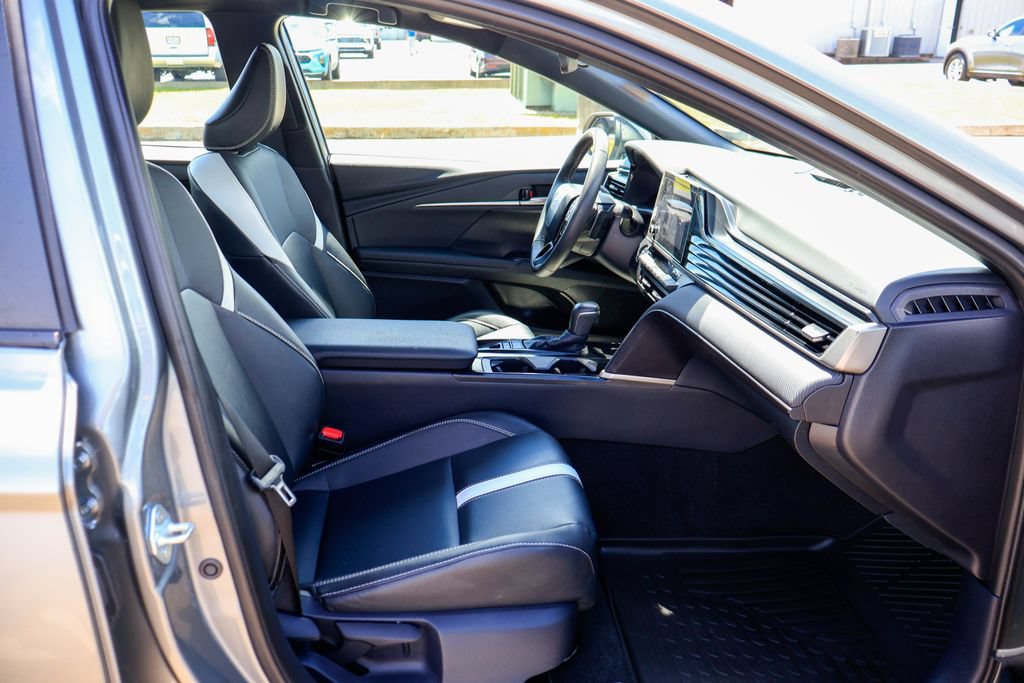 Used 2026 Toyota Camry SE FWD image 10